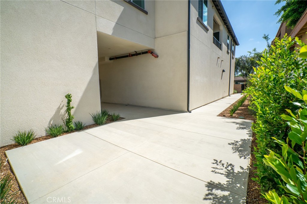 1024 W Romneya Drive Property Photo 21
