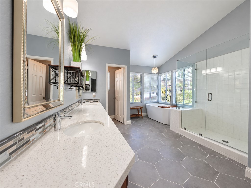 25652 Nottingham Court Property Photo 23