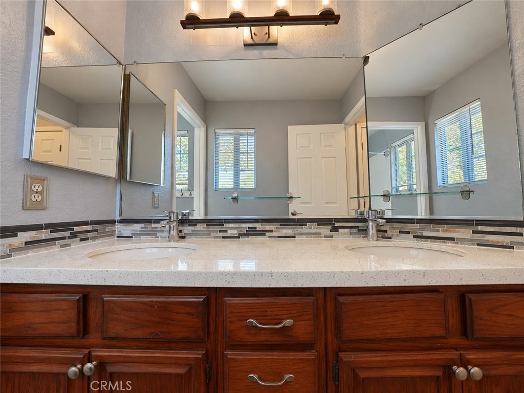 25652 Nottingham Court Property Photo 29