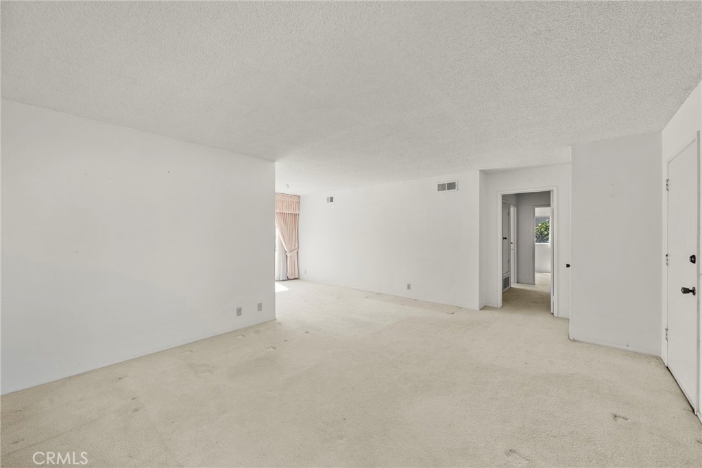 4862 Redbluff Circle Property Photo 6