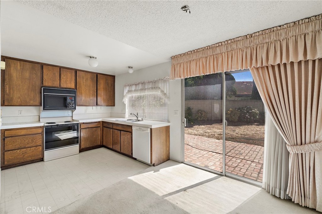 4862 Redbluff Circle Property Photo 8