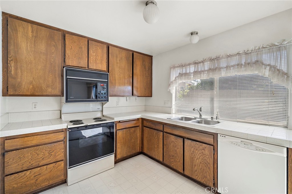 4862 Redbluff Circle Property Photo 11