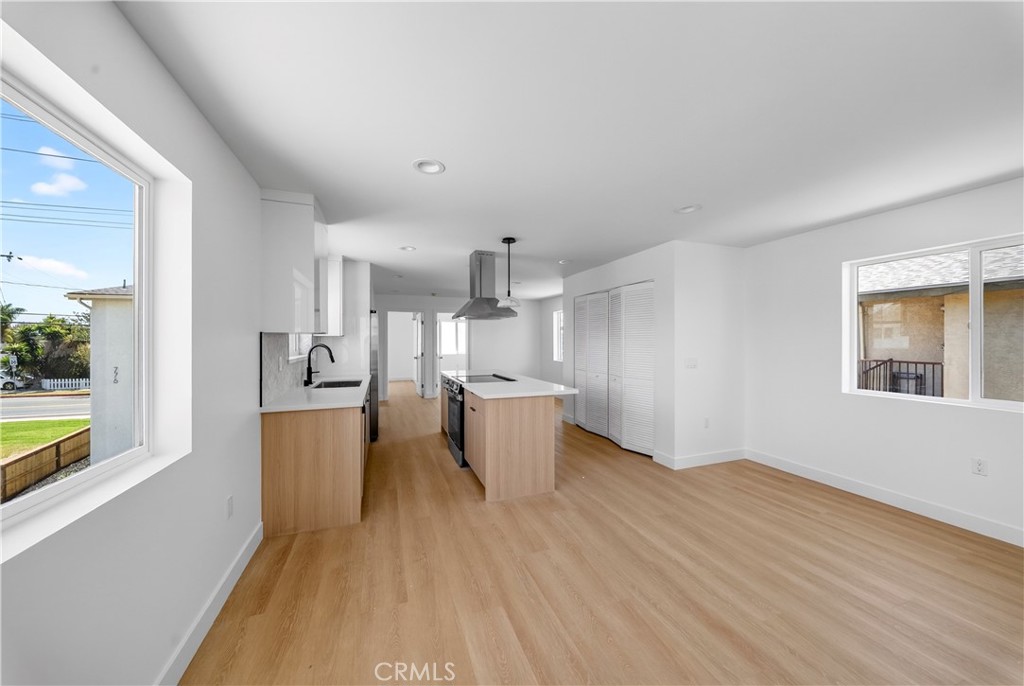 776 W Wilson Street Property Photo 7