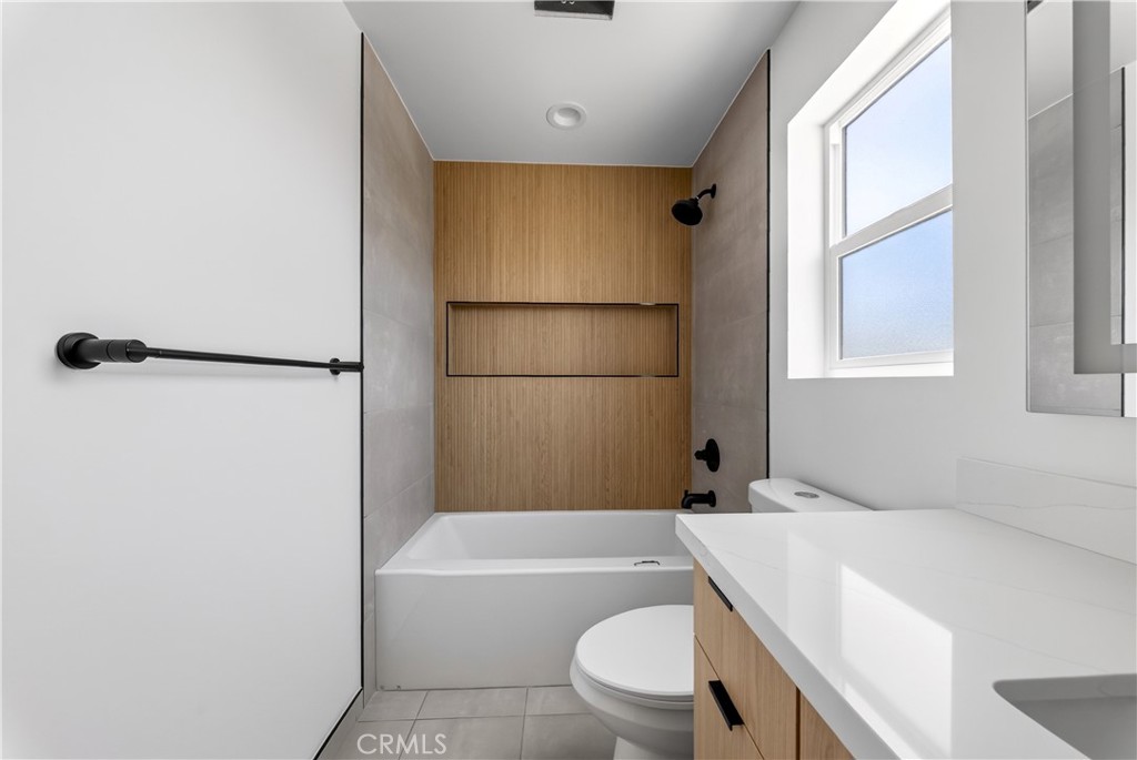776 W Wilson Street Property Photo 27