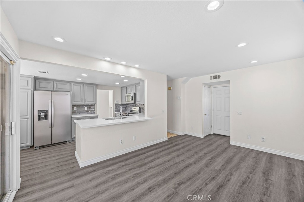 32970 Winnepeg Pl Property Photo 6