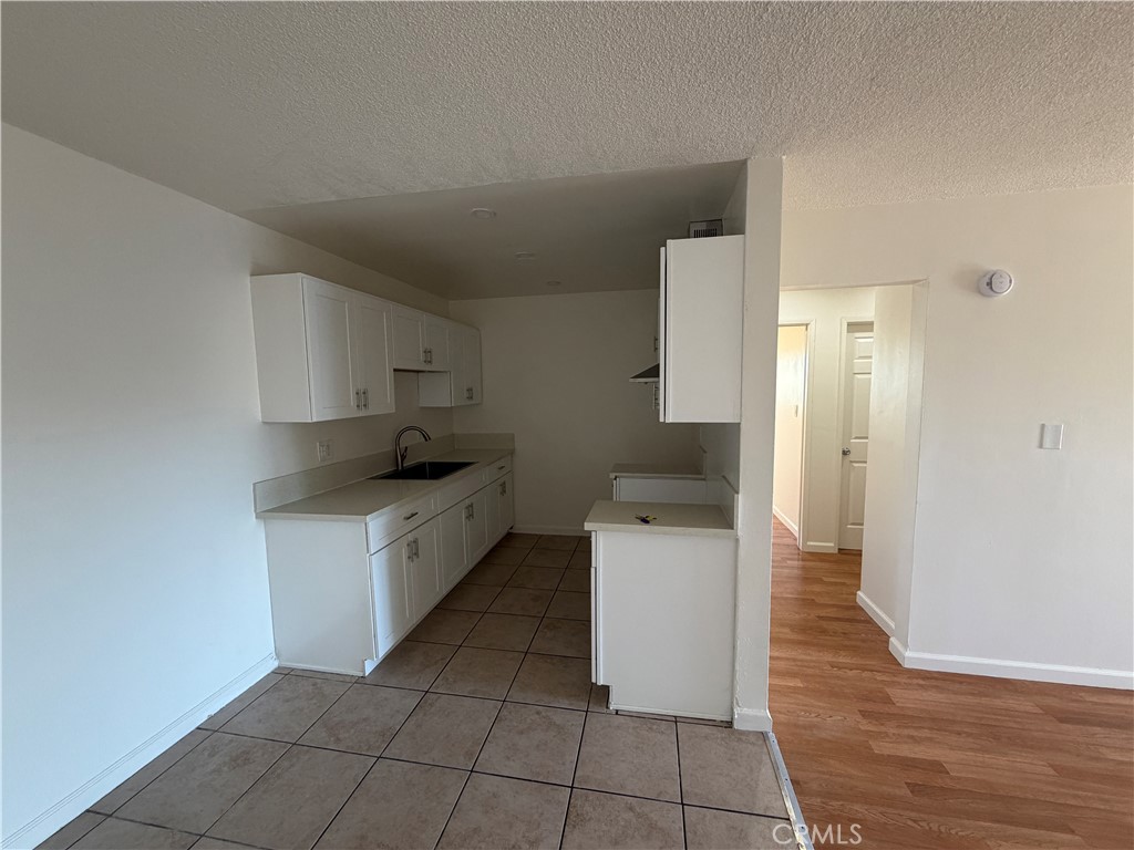 737 E 5th 10 Property Photo 12