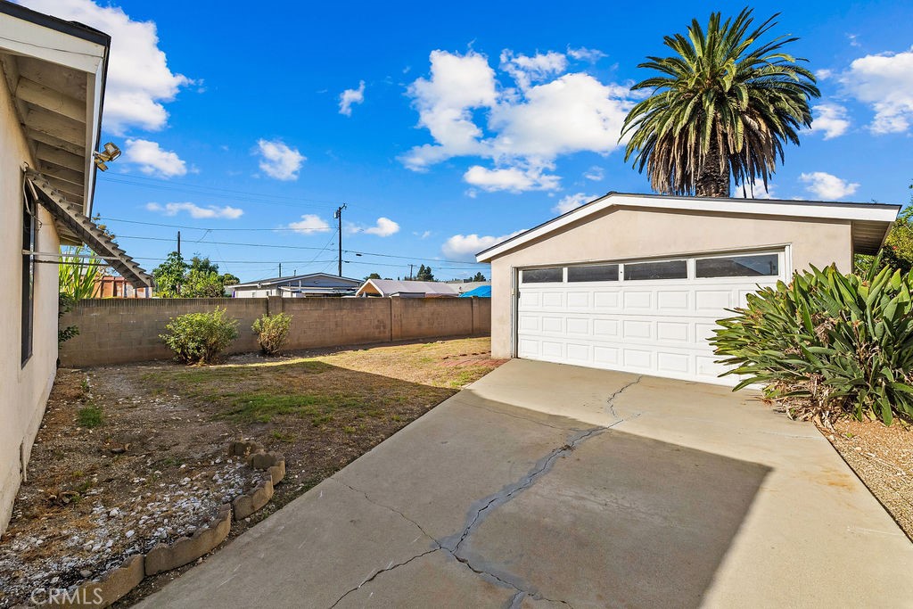 150 S Park Property Photo 4