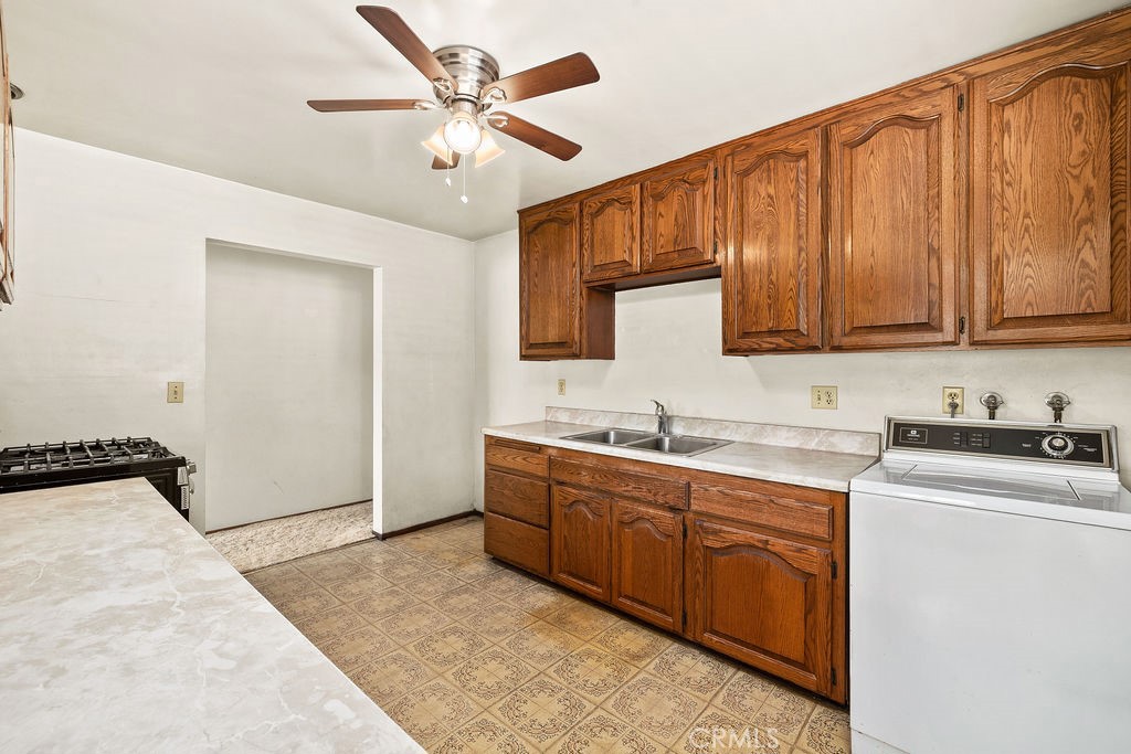 150 S Park Property Photo 10