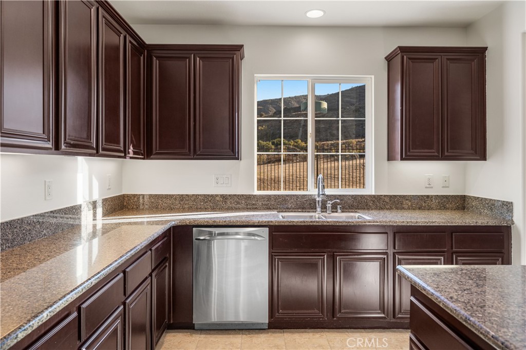 7539 Sanctuary Drive Property Photo 18