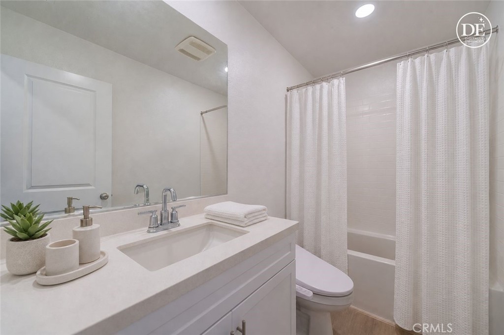 2239 Melogold Way Property Photo 14