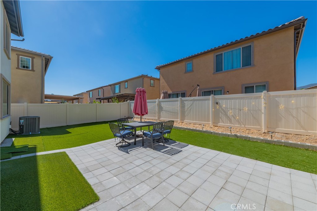 2239 Melogold Way Property Photo 17