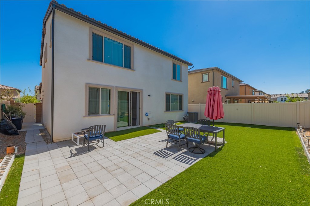2239 Melogold Way Property Photo 18