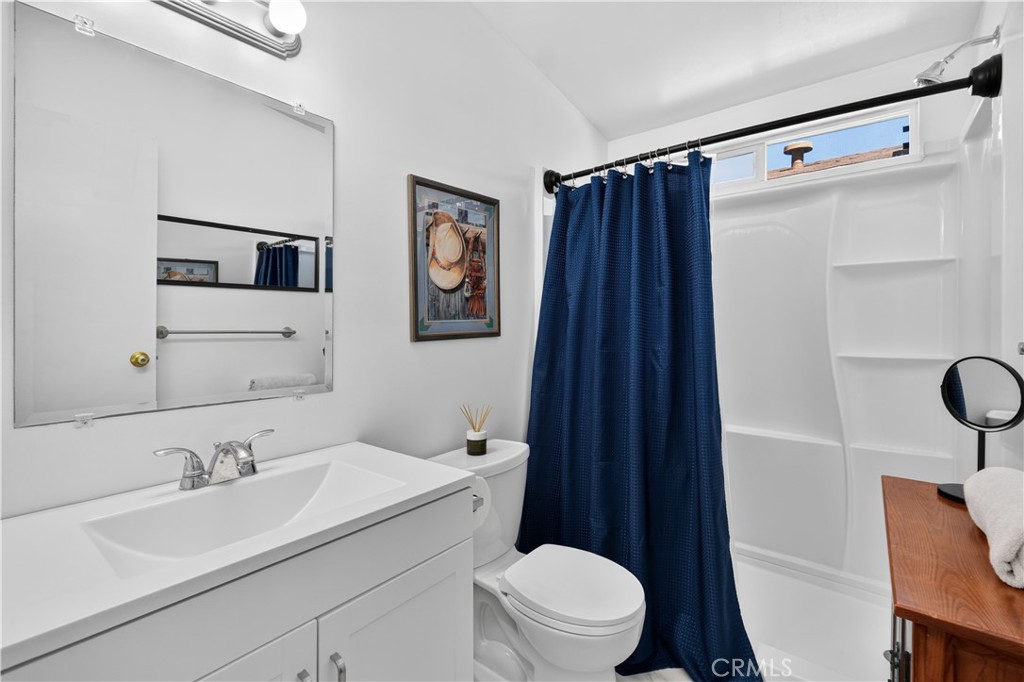327 W Wilson 74 Property Photo 11
