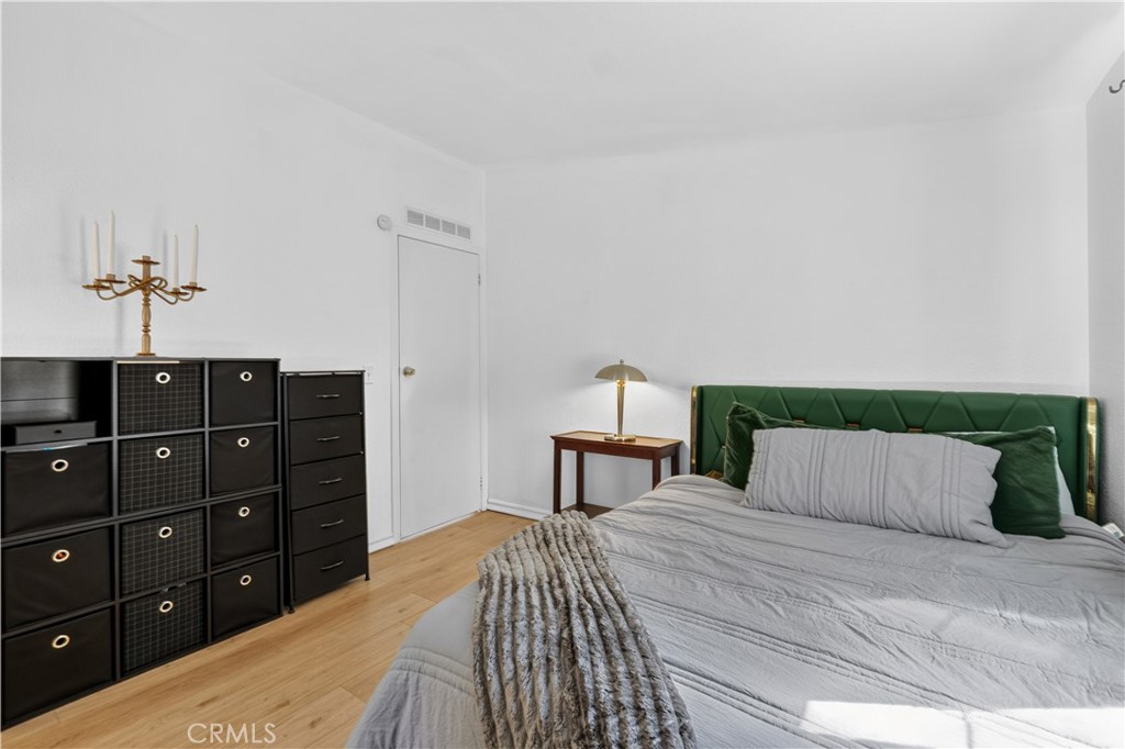 327 W Wilson 74 Property Photo 13