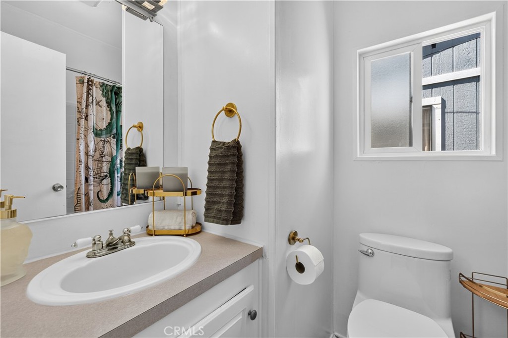 327 W Wilson 74 Property Photo 16
