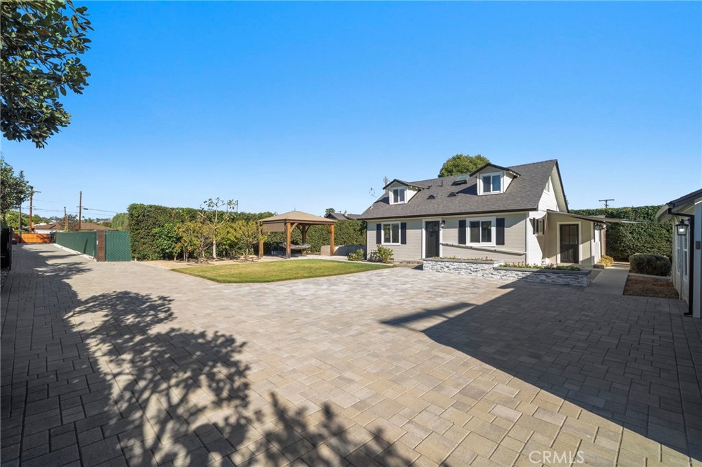 1236 La Colina Property Photo 4