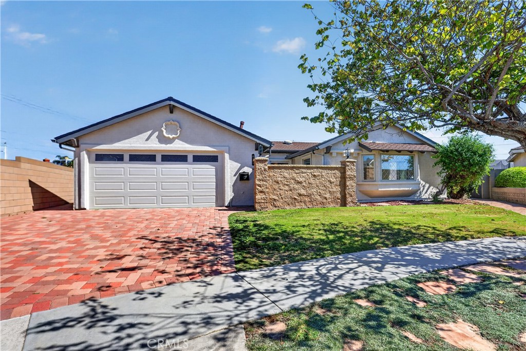 6121 Arrowhead Drive Property Photo 1