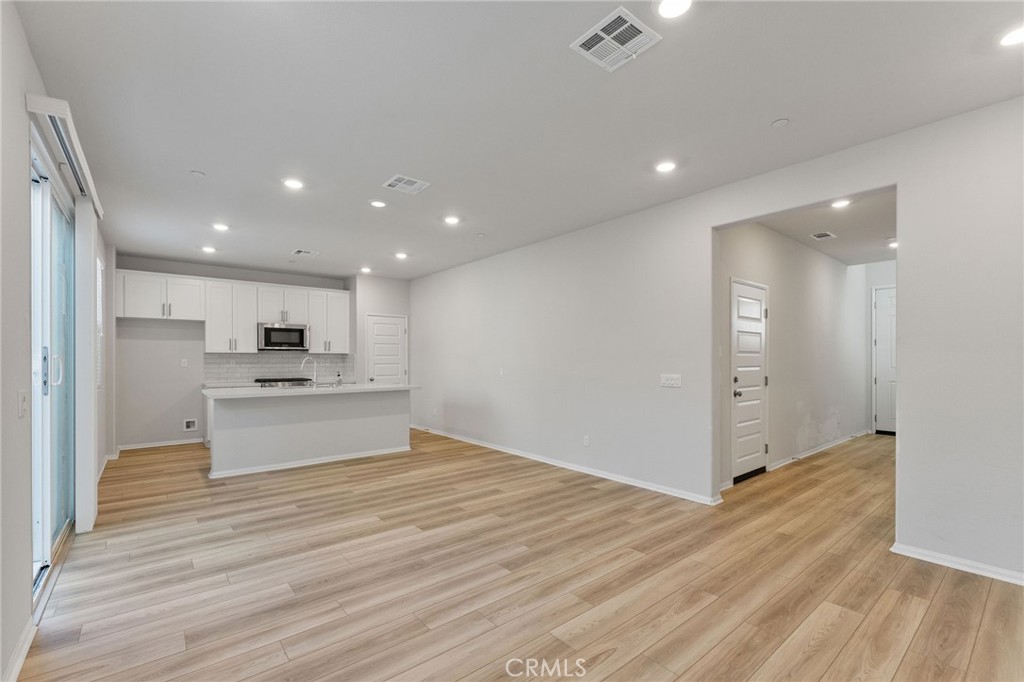 649 E Madeleine Privado Property Photo 3