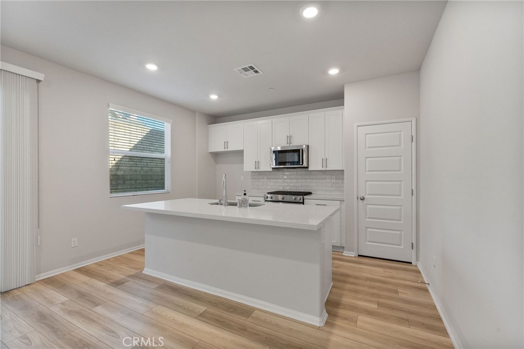649 E Madeleine Privado Property Photo 7