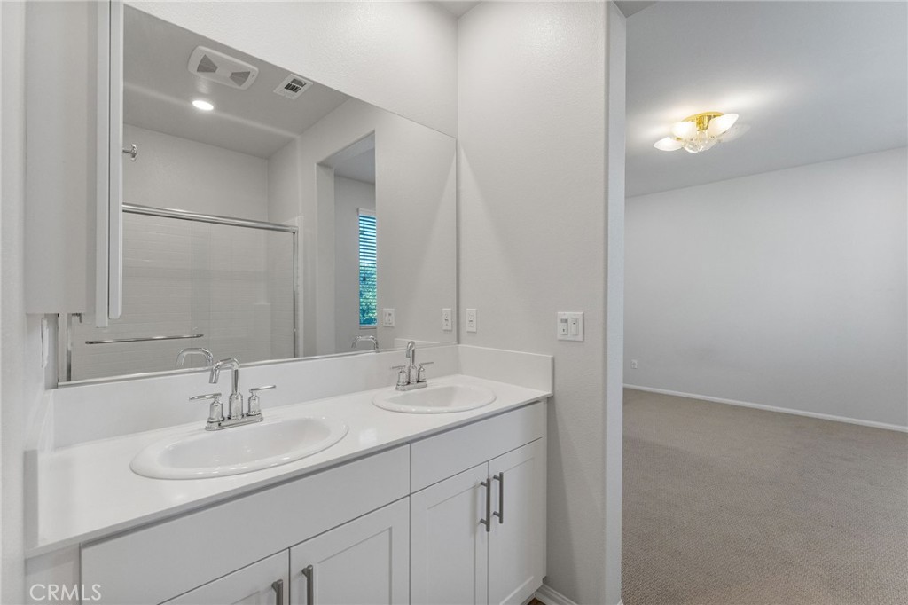 649 E Madeleine Privado Property Photo 15