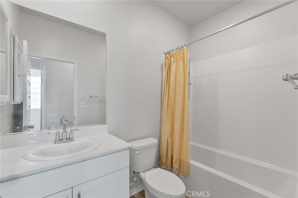 649 E Madeleine Privado Property Photo 23