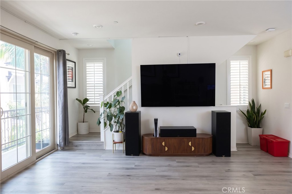 532 S Harbor Boulevard Property Photo 3