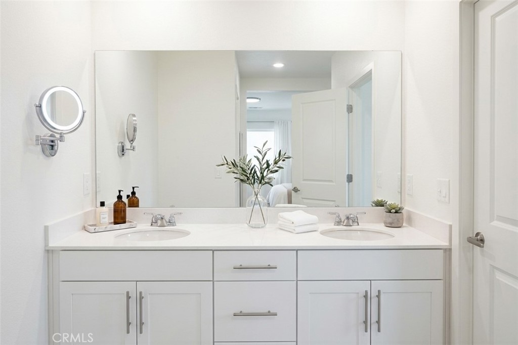 532 S Harbor Boulevard Property Photo 12
