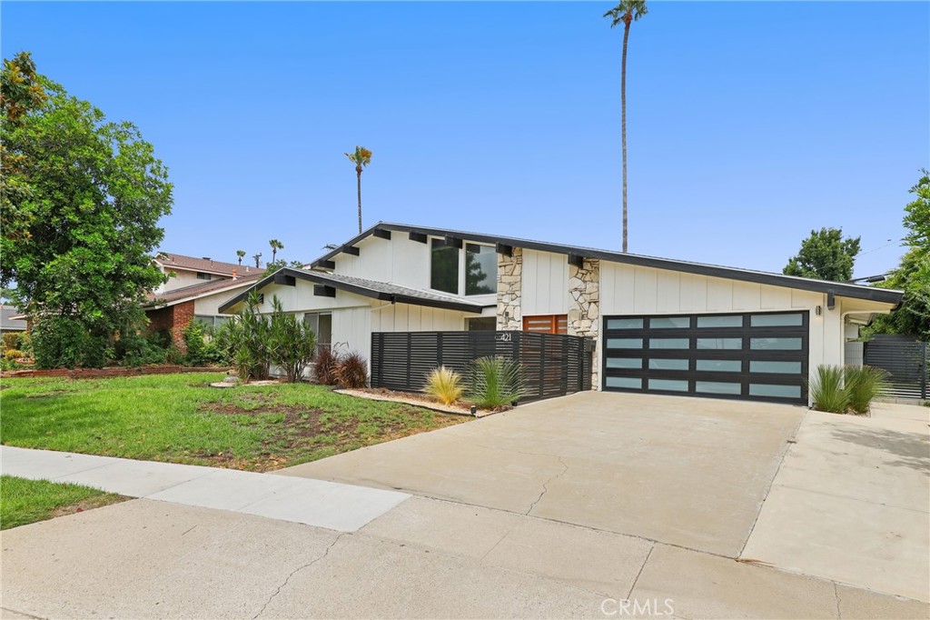 421 Larry Lane Property Photo 2