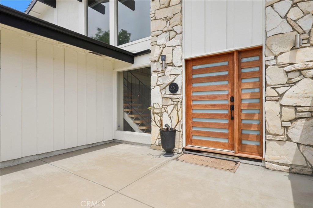 421 Larry Lane Property Photo 5