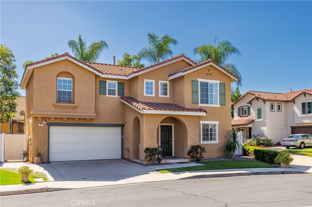 4 Velarde Court