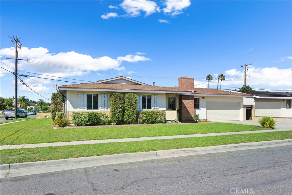 8805 Stardust Lane Property Photo 3