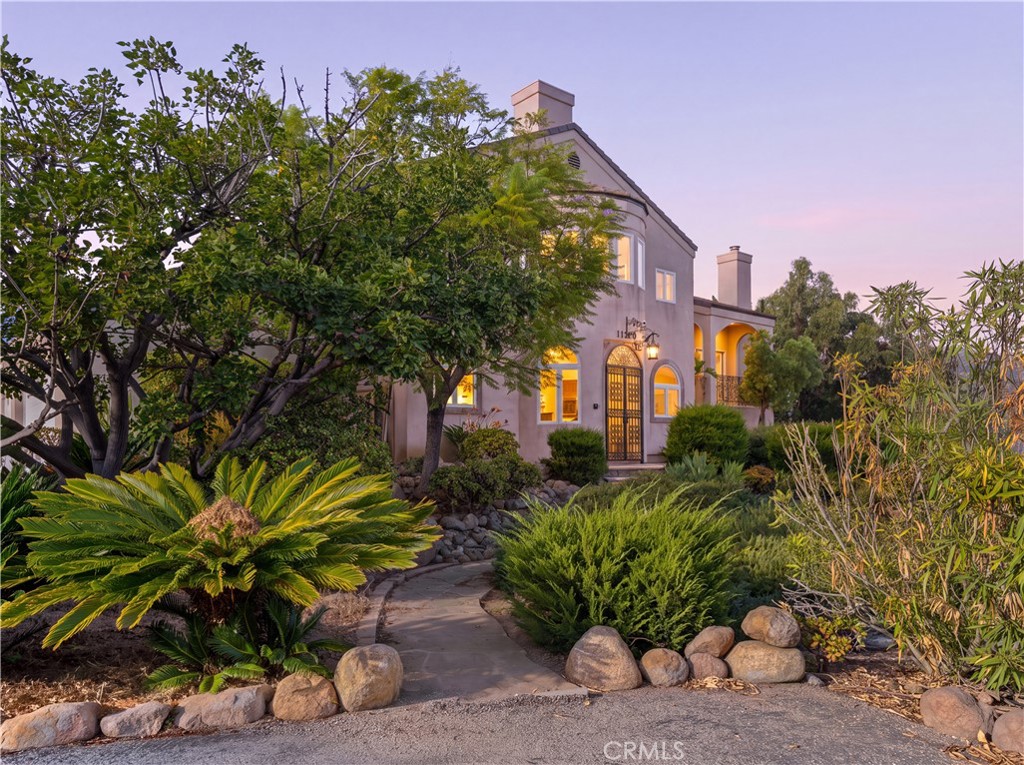 10827 Pacific View Road Property Photo 3