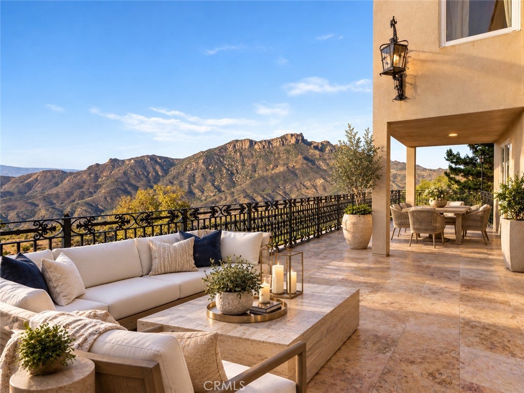 10827 Pacific View Road Property Photo 8