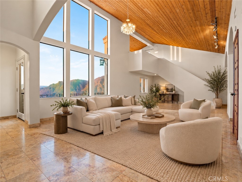 10827 Pacific View Road Property Photo 12