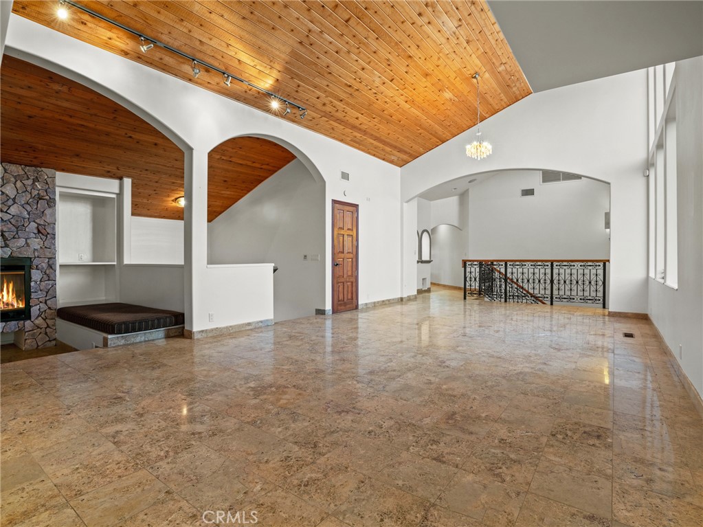 10827 Pacific View Road Property Photo 13