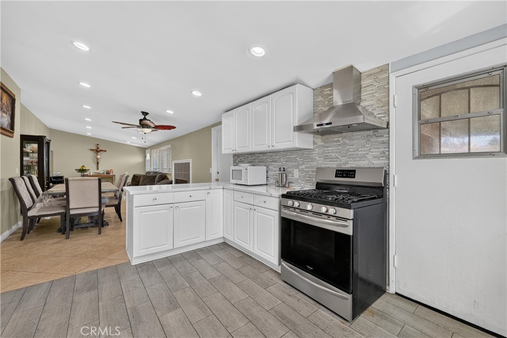 7832 Ruthann Property Photo 4
