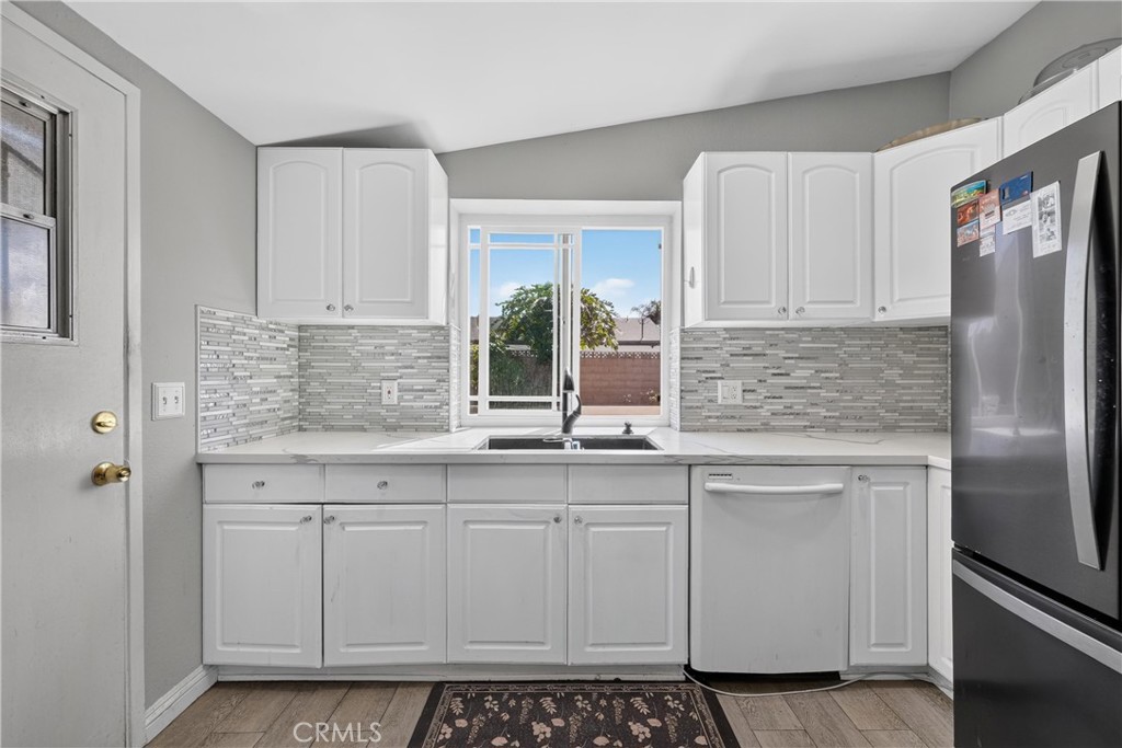 7832 Ruthann Property Photo 6