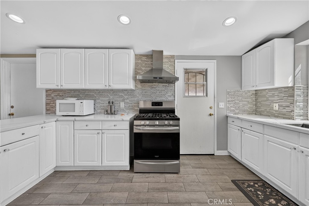 7832 Ruthann Property Photo 7