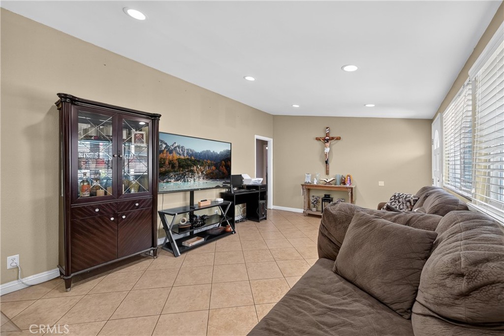 7832 Ruthann Property Photo 9