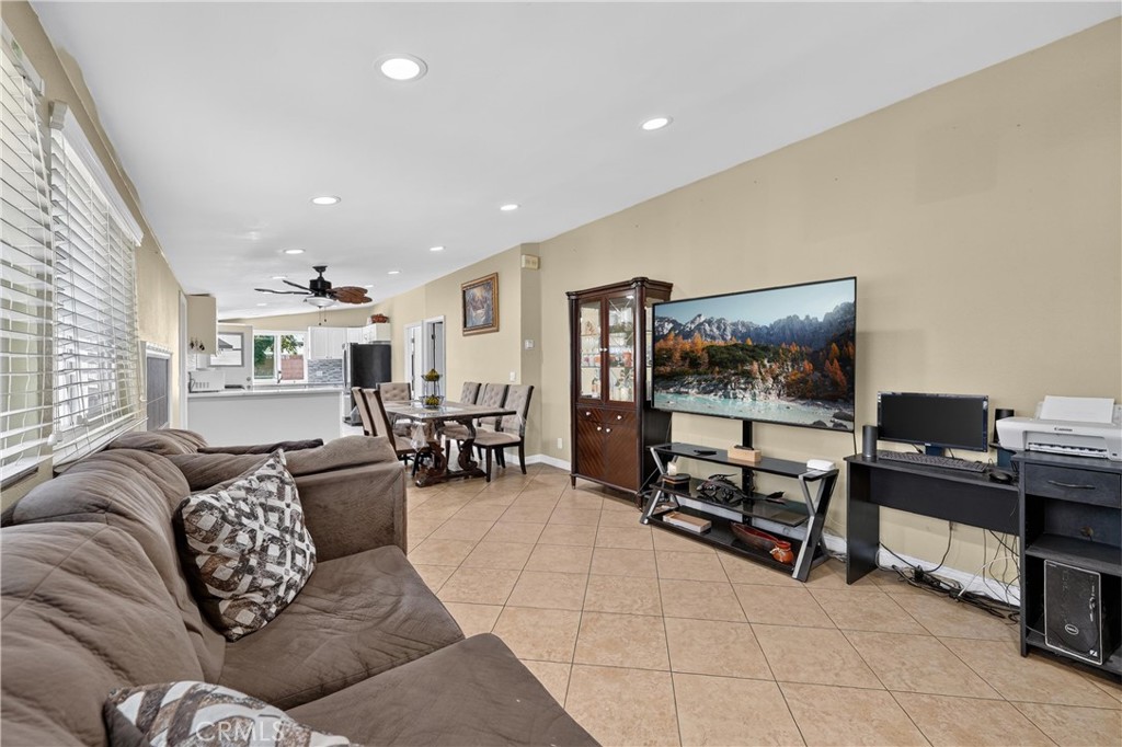 7832 Ruthann Property Photo 14