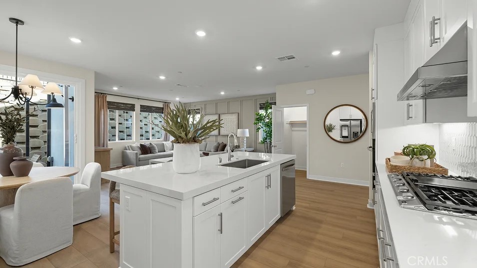 2014 Pyrenes Place Property Photo 2