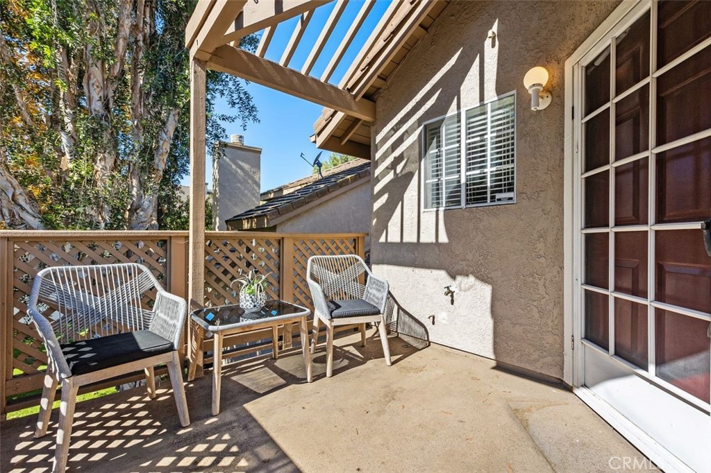 24350 Eastview Property Photo 7