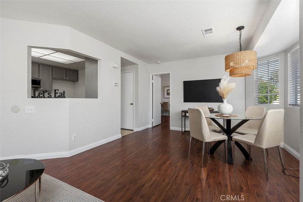 24350 Eastview Property Photo 14
