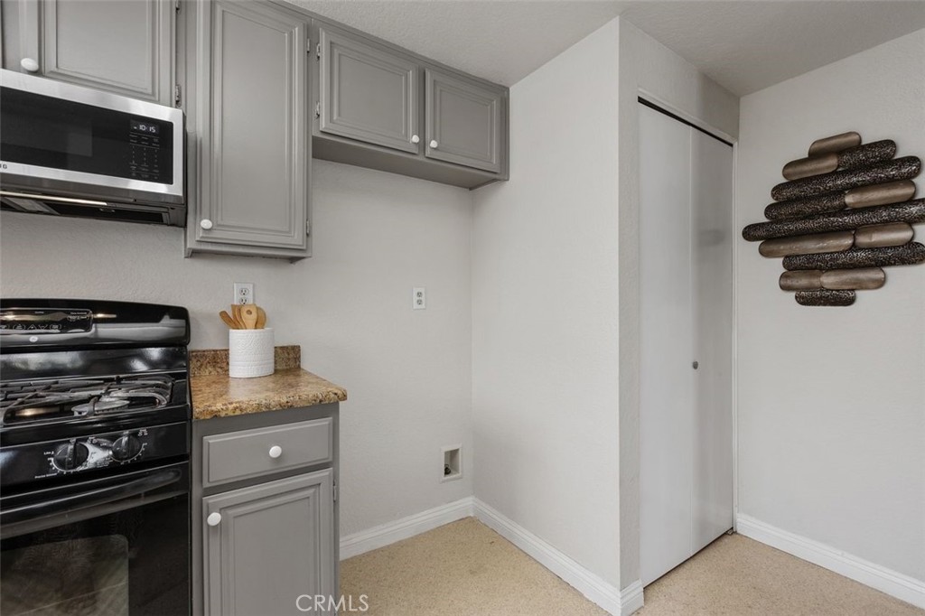 24350 Eastview Property Photo 27
