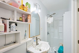 11111 Iris Property Photo 6