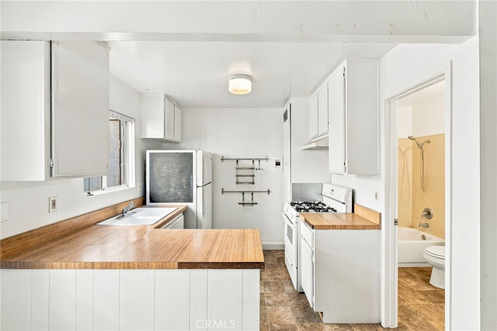 221 21st Street Property Photo 17