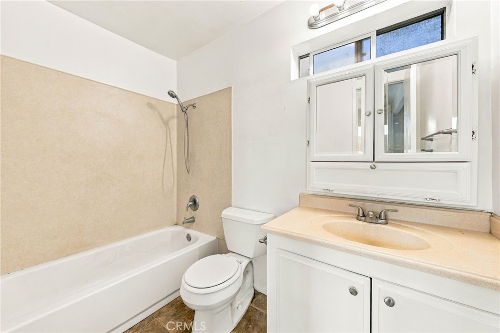 221 21st Street Property Photo 18