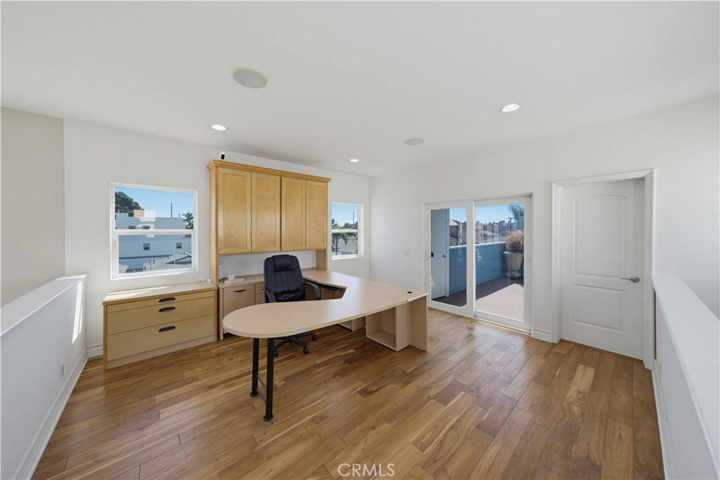 1020 California Property Photo 3