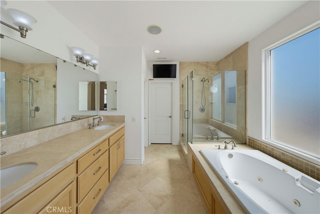 1020 California Property Photo 11