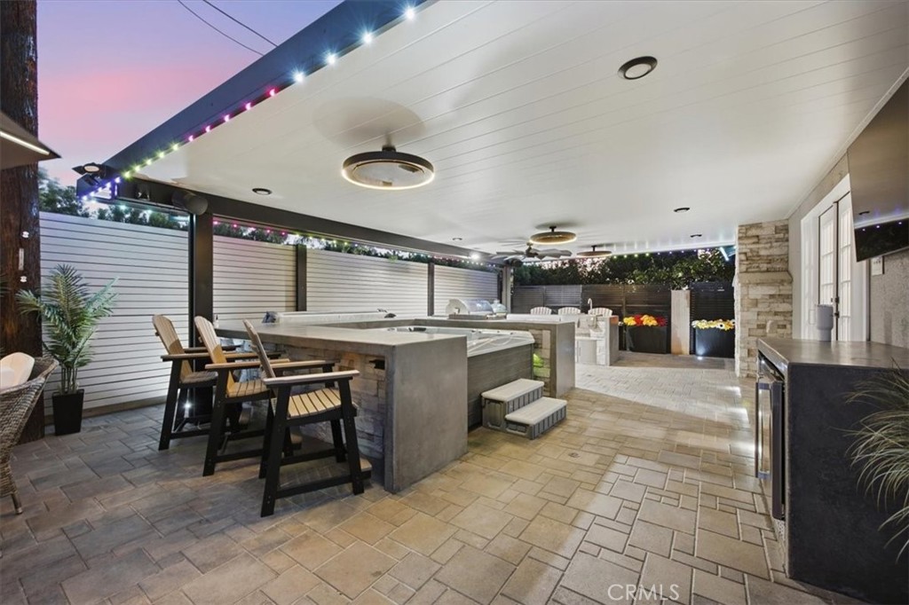 310 W Westway Property Photo 8